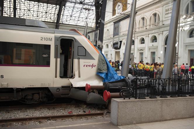 SPAIN-TRANSPORT-ACCIDENT-TRAIN