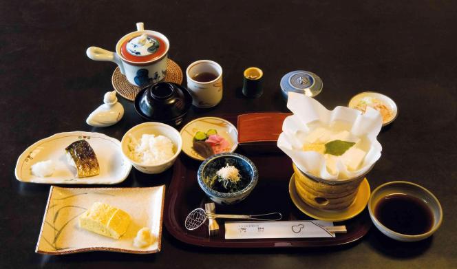 Un repas léger est la base d’une bonne santé. Les Japonais ont l’espérance de vie la plus élevée au monde.