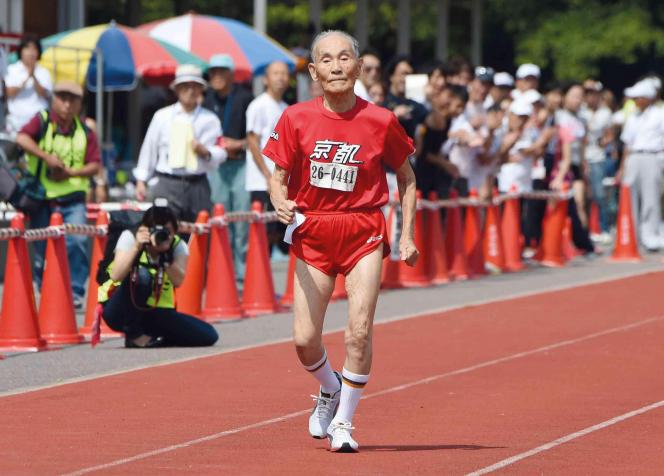Hidekichi Miyazaki, 106 ans, le centenaire le plus rapide au monde.