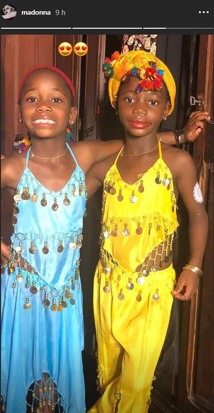 Esther et Stella, les jumelles originaires du Malawi adoptées par Madonna en 2017.
