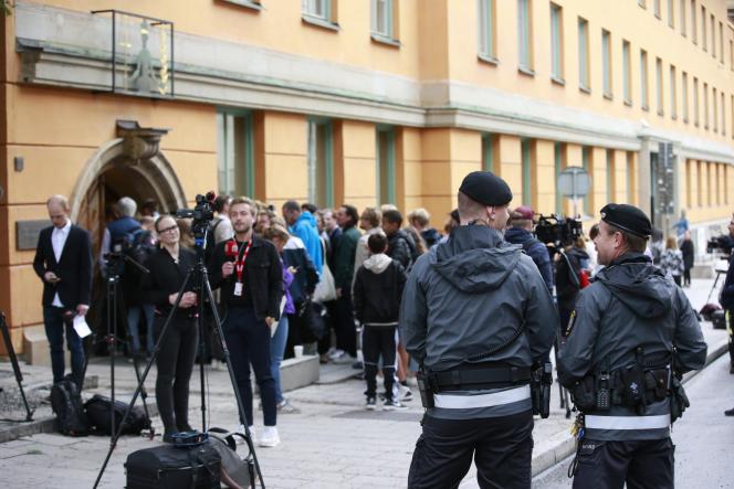 À Stockholm, les journalistes font la queue pour assister au procès d’A$AP Rocky.