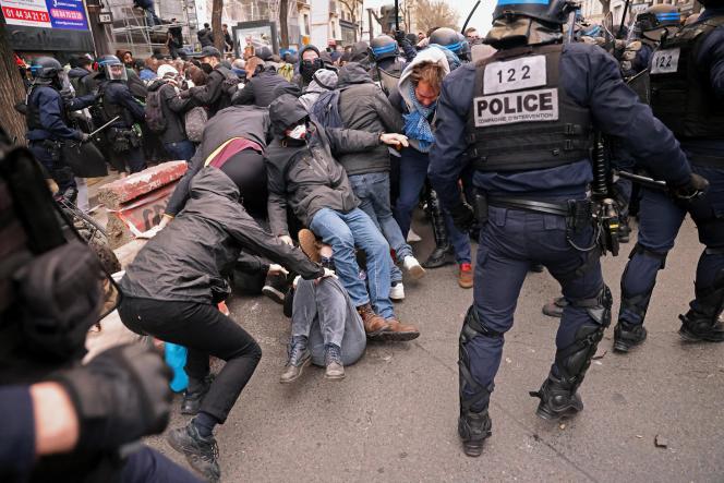 FRANCE-PENSIONS_PROTESTS (2)