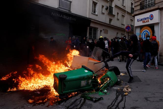 FRANCE-PENSIONS_PROTESTS (2)
