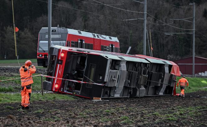 SWITZERLAND-TRANSPORT-ACCIDENT-TRAIN (2)
